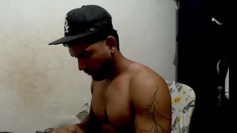 Snapshot of mrlevrone1 chatting on June 24, 2:38 pm Mrlevrone1 online show from June 24, 2:38 pm