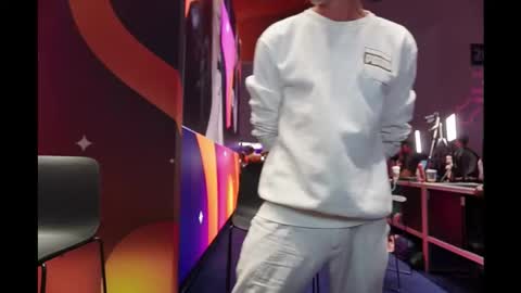 Mr Long online show from September 28, 3:39 pm