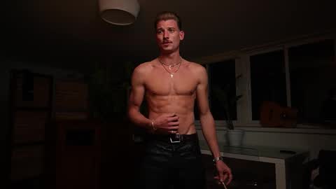 Mr Long online show from November 28, 10:34 pm