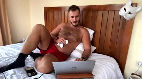Snapshot of mrmaxiy chatting on April 24, 9:45 am Max online show from April 24, 9:45 am