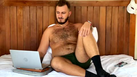 Snapshot of mrmaxiy chatting on May 14, 6:53 am Max online show from May 14, 6:53 am