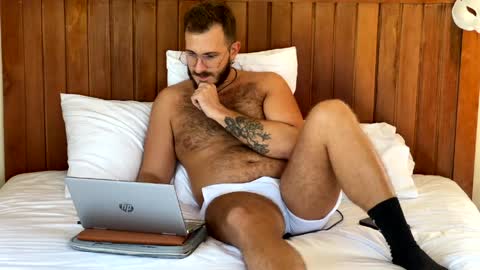Snapshot of mrmaxiy chatting on May 28, 6:54 am Max online show from May 28, 6:54 am