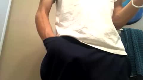 Snapshot of mrmeltyourheart chatting on November 2, 10:12 pm James online show from November 2, 10:12 pm