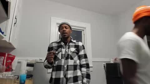 Snapshot of mromg007 chatting on December 11, 10:38 pm mromg007 online show from December 11, 10:38 pm