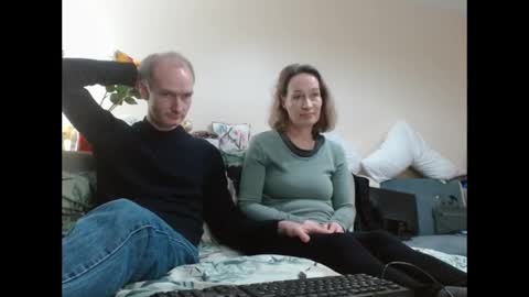 Snapshot of mrs_velvet_vixen_and_mr_stud chatting on December 4, 8:45 am Mrs Velvet Vixen online show from December 4, 8:45 am