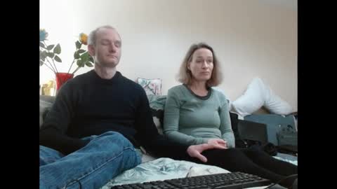 Snapshot of mrs_velvet_vixen_and_mr_stud chatting on December 4, 1:42 pm Mrs Velvet Vixen online show from December 4, 1:42 pm