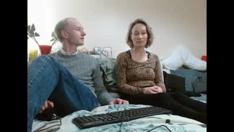 Snapshot of mrs_velvet_vixen_and_mr_stud chatting on December 19, 11:50 am Mrs Velvet Vixen online show from December 19, 11:50 am