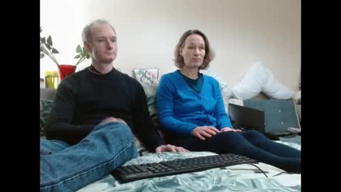 Snapshot of mrs_velvet_vixen_and_mr_stud chatting on December 31, 8:48 am Mrs Velvet Vixen online show from December 31, 8:48 am