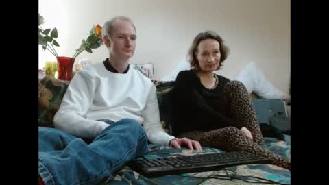 Snapshot of mrs_velvet_vixen_and_mr_stud chatting on January 6, 11:40 am Mrs Velvet Vixen online show from January 6, 11:40 am