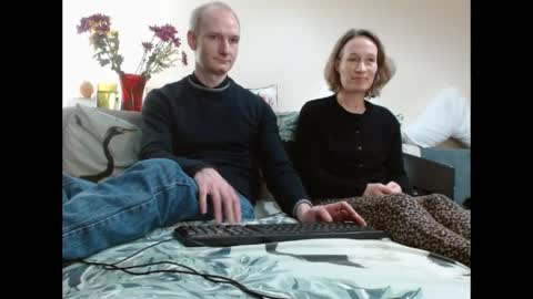 Snapshot of mrs_velvet_vixen_and_mr_stud chatting on January 22, 11:45 am Mrs Velvet Vixen online show from January 22, 11:45 am