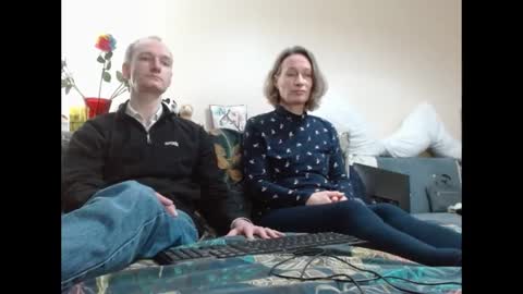 Snapshot of mrs_velvet_vixen_and_mr_stud chatting on February 12, 8:38 am Mrs Velvet Vixen online show from February 12, 8:38 am