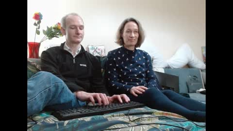 Snapshot of mrs_velvet_vixen_and_mr_stud chatting on February 12, 11:40 am Mrs Velvet Vixen online show from February 12, 11:40 am