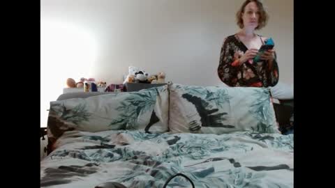 Snapshot of mrs_velvet_vixen_and_mr_stud chatting on October 23, 7:29 am Mrs Velvet Vixen online show from October 23, 7:29 am