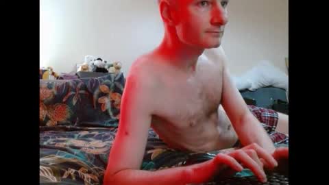 Snapshot of mrs_velvet_vixen_and_mr_stud chatting on October 28, 8:29 am Mrs Velvet Vixen online show from October 28, 8:29 am