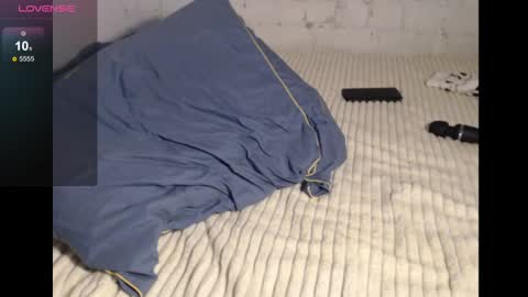 Snapshot of mrsluck chatting on December 2, 3:04 am Sasha online show from December 2, 3:04 am