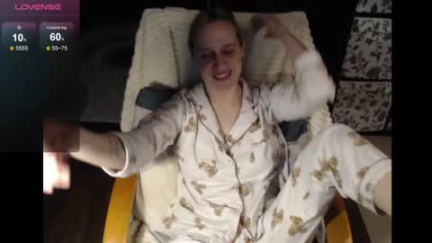 Snapshot of mrsluck chatting on January 7, 1:28 am Sasha online show from January 7, 1:28 am