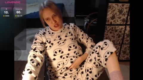 Snapshot of mrsluck chatting on January 21, 4:48 pm Sasha online show from January 21, 4:48 pm