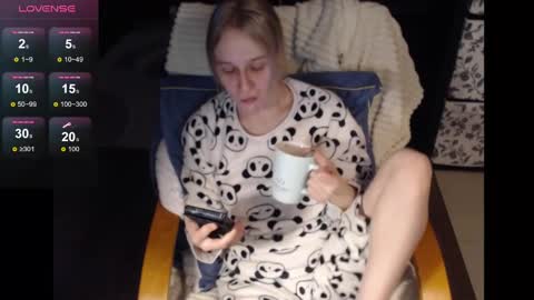 Snapshot of mrsluck chatting on January 24, 4:48 am Sasha online show from January 24, 4:48 am