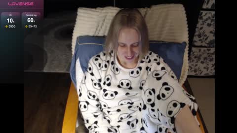 Snapshot of mrsluck chatting on January 26, 3:06 am Sasha online show from January 26, 3:06 am