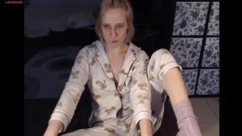 Snapshot of mrsluck chatting on February 8, 6:22 am Sasha online show from February 8, 6:22 am