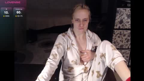 Snapshot of mrsluck chatting on February 20, 2:51 am Sasha online show from February 20, 2:51 am