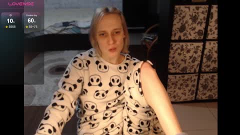 Snapshot of mrsluck chatting on February 23, 1:13 am Sasha online show from February 23, 1:13 am