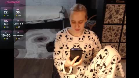 Snapshot of mrsluck chatting on February 23, 7:07 pm Sasha online show from February 23, 7:07 pm