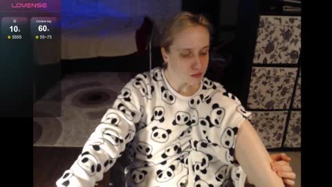 Snapshot of mrsluck chatting on March 3, 3:30 am Sasha online show from March 3, 3:30 am