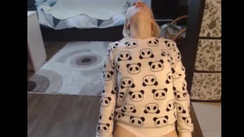 Snapshot of mrsluck chatting on October 18, 5:57 pm Sasha online show from October 18, 5:57 pm