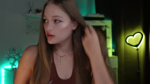 Snapshot of mrstenderbeast chatting on December 14, 2:11 pm YOUR OWNER online show from December 14, 2:11 pm