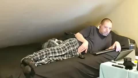 Snapshot of mrxhere chatting on February 16, 12:19 am mrxhere online show from February 16, 12:19 am