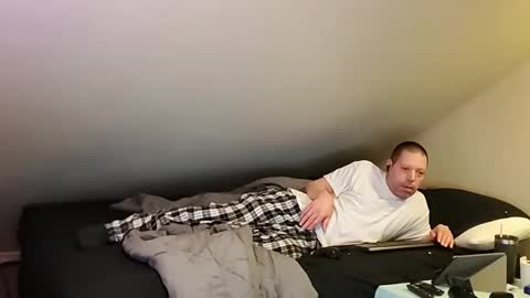 Snapshot of mrxhere chatting on February 20, 2:35 pm mrxhere online show from February 20, 2:35 pm