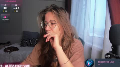 Snapshot of ms_allison chatting on January 10, 11:33 am Allison online show from January 10, 11:33 am