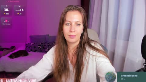 Snapshot of ms_allison chatting on January 25, 1:30 pm Allison online show from January 25, 1:30 pm