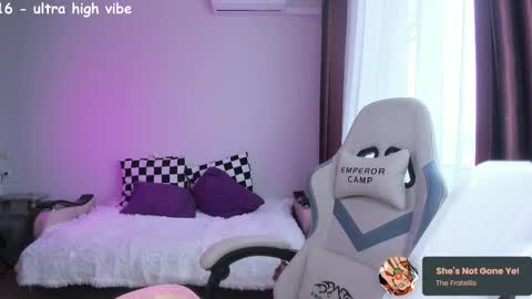 Snapshot of ms_allison chatting on February 17, 11:23 am Allison online show from February 17, 11:23 am