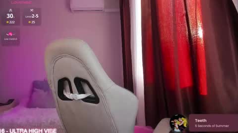 Snapshot of ms_allison chatting on February 22, 1:02 pm Allison online show from February 22, 1:02 pm