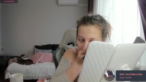 Snapshot of ms_allison chatting on March 11, 10:51 am Allison online show from March 11, 10:51 am