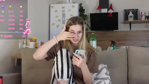 Snapshot of ms_foryou chatting on January 29, 6:18 pm Ms ForYOU online show from January 29, 6:18 pm
