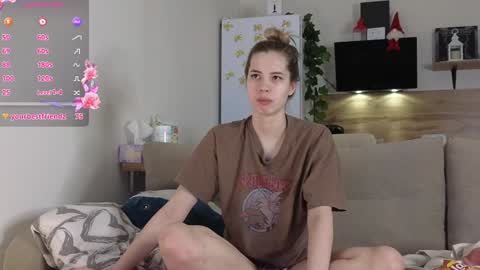 Snapshot of ms_foryou chatting on January 31, 4:03 am Ms ForYOU online show from January 31, 4:03 am