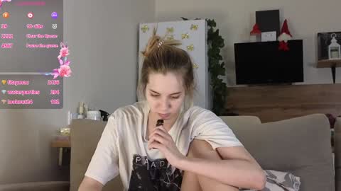 Snapshot of ms_foryou chatting on February 3, 3:09 am Ms ForYOU online show from February 3, 3:09 am