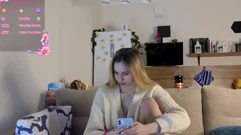 Snapshot of ms_foryou chatting on February 27, 3:47 am Ms ForYOU online show from February 27, 3:47 am