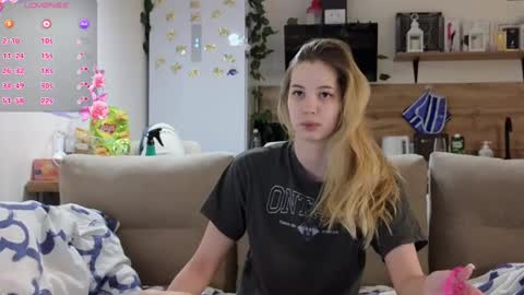 Snapshot of ms_foryou chatting on March 9, 3:05 pm Ms ForYOU online show from March 9, 3:05 pm
