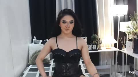 Snapshot of ms_grey4u chatting on February 7, 4:24 pm Ash online show from February 7, 4:24 pm