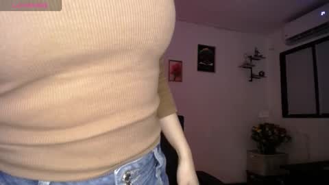 Snapshot of ms_lissa chatting on September 15, 12:21 am MISS LISSA online show from September 15, 12:21 am