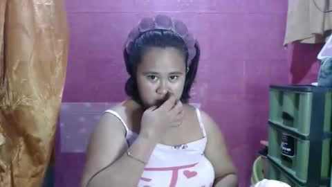Snapshot of ms_nathalie chatting on June 4, 9:37 am Nathalie online show from June 4, 9:37 am