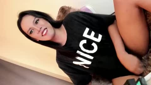 selena online show from December 7, 7:32 pm