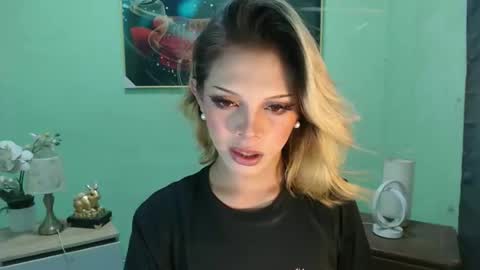 Snapshot of msmeygan chatting on November 16, 1:22 am msmeygan online show from November 16, 1:22 am