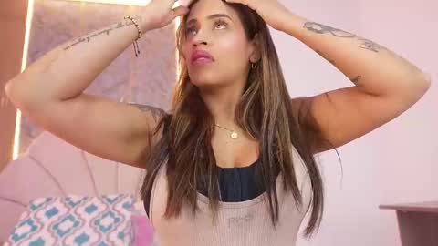 Snapshot of mssburbuja chatting on November 5, 3:06 am Manuela online show from November 5, 3:06 am