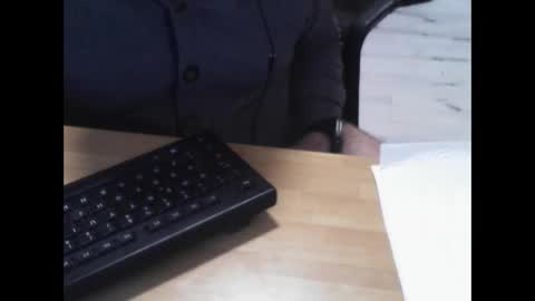 Snapshot of mtwpaul chatting on December 19, 7:29 am mtwpaul online show from December 19, 7:29 am