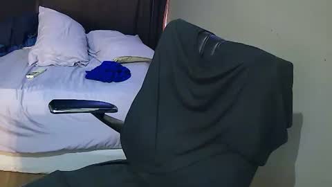 Muffdiver online show from February 18, 12:17 pm